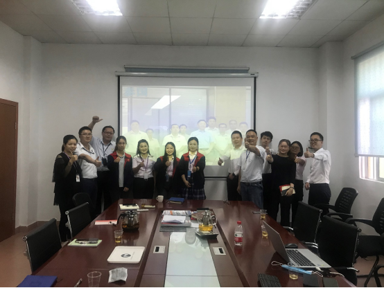 乐动在线登录_乐动（中国）软件与炎墨合影